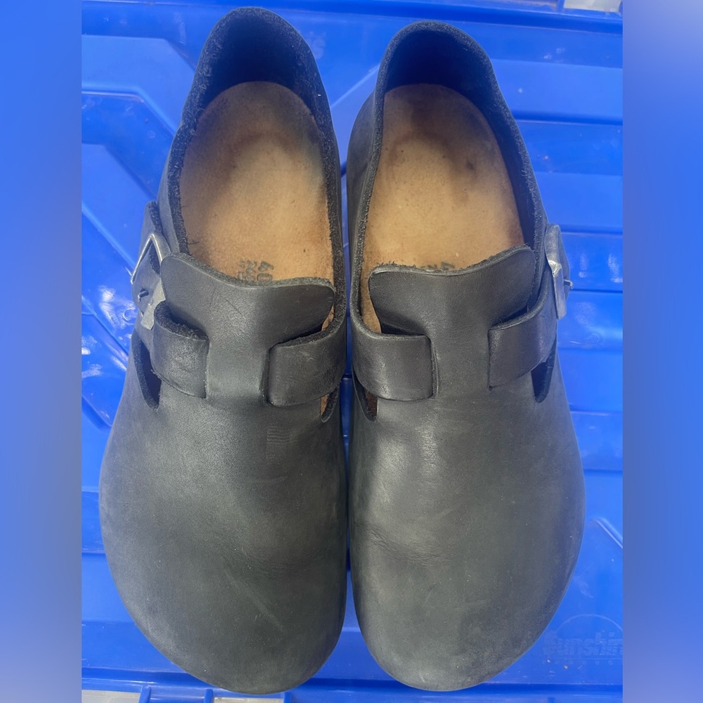 Birkenstock London oiled leather clogs